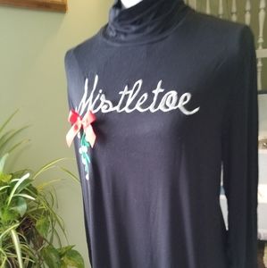 SALE Xmas long sleeved mistletoe shirt